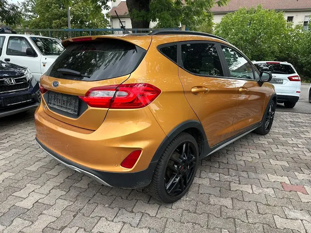 Gebraucht Ford Fiesta Active 101 PS (74 kW) 2018 Orange Kleinwagen