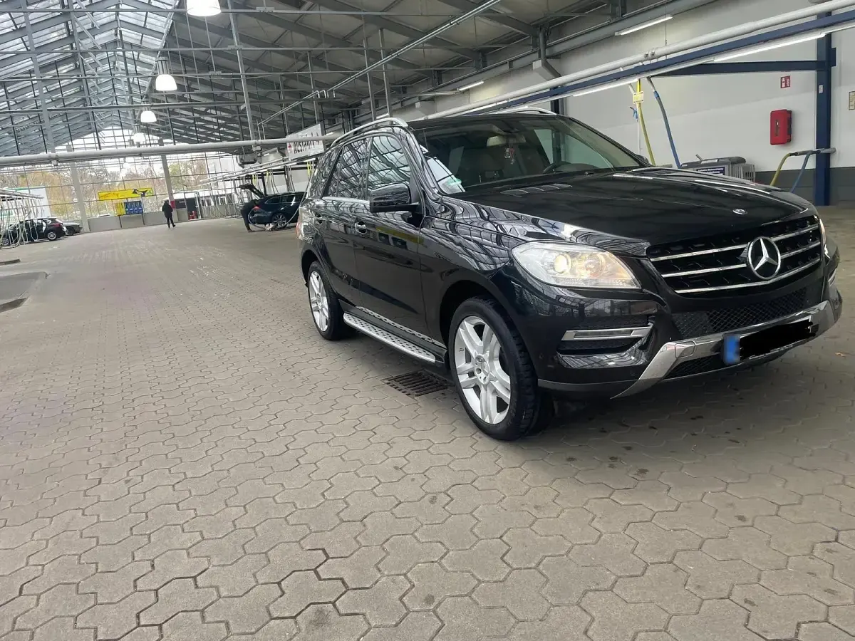 Gebraucht Mercedes ML350 258 PS (189 kW) 2014 Schwarz SUV