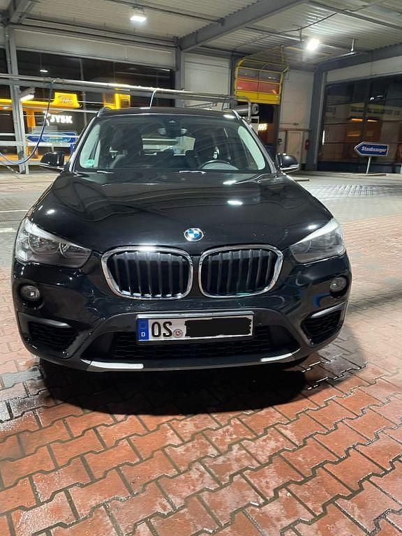 Schwarz Gebraucht 2016 BMW X1 Advantage SUV | 12.000 € (Guter Preis) - Bild 1/4