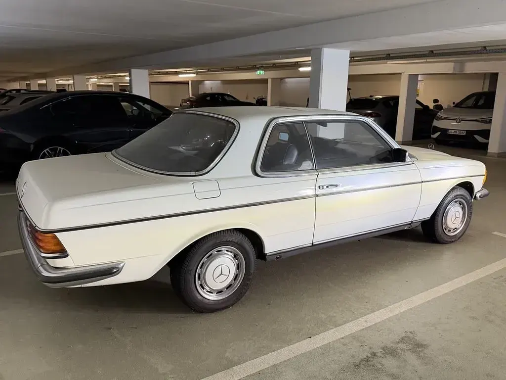 Gebraucht Mercedes 230 136 PS (100 kW) 1984 Weiß Coupé
