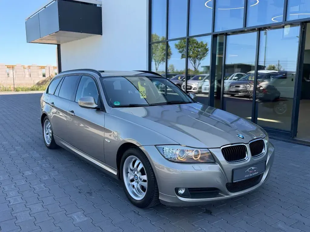 Gebraucht BMW 320 Sport Line 184 PS (135 kW) 2011 Grau Kombi