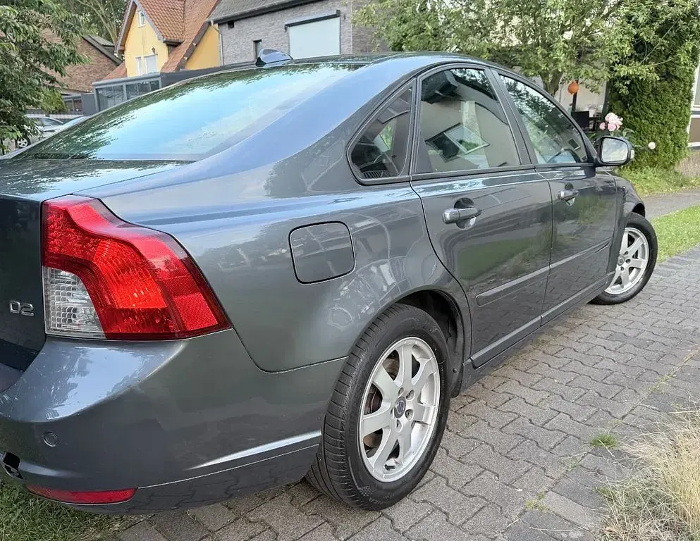 Gebraucht Volvo S40 114 PS (83 kW) 2011 Grau Limousine
