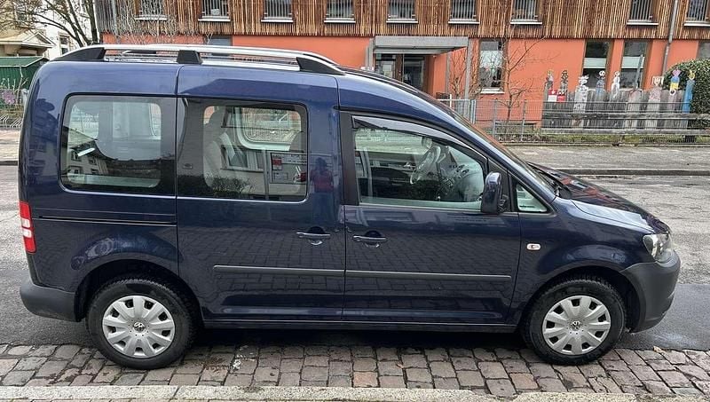 Gebraucht VW Caddy Trendline 105 PS (77 kW) 2010 Blau Van / Kleinbus