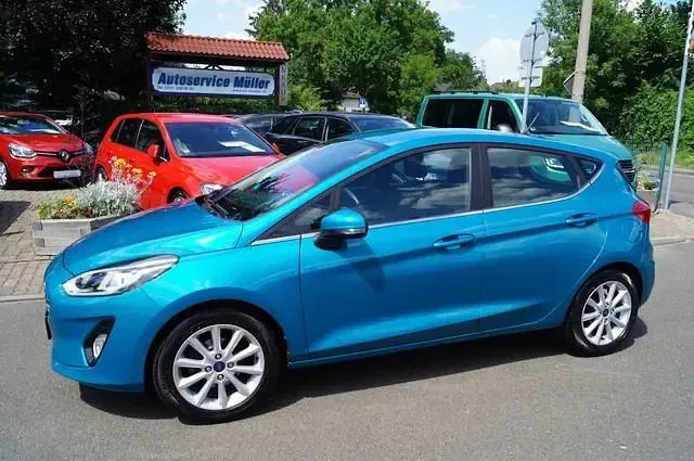 Gebraucht Ford Fiesta 101 PS (74 kW) 2017 Blue wavw metallic (metallic) Kleinwagen
