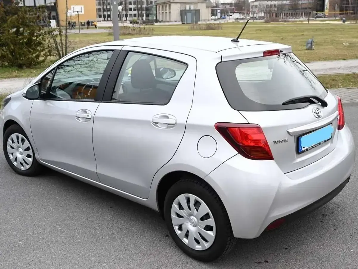 Gebraucht Toyota Yaris Edition 69 PS (50 kW) 2016 Silber Kombi
