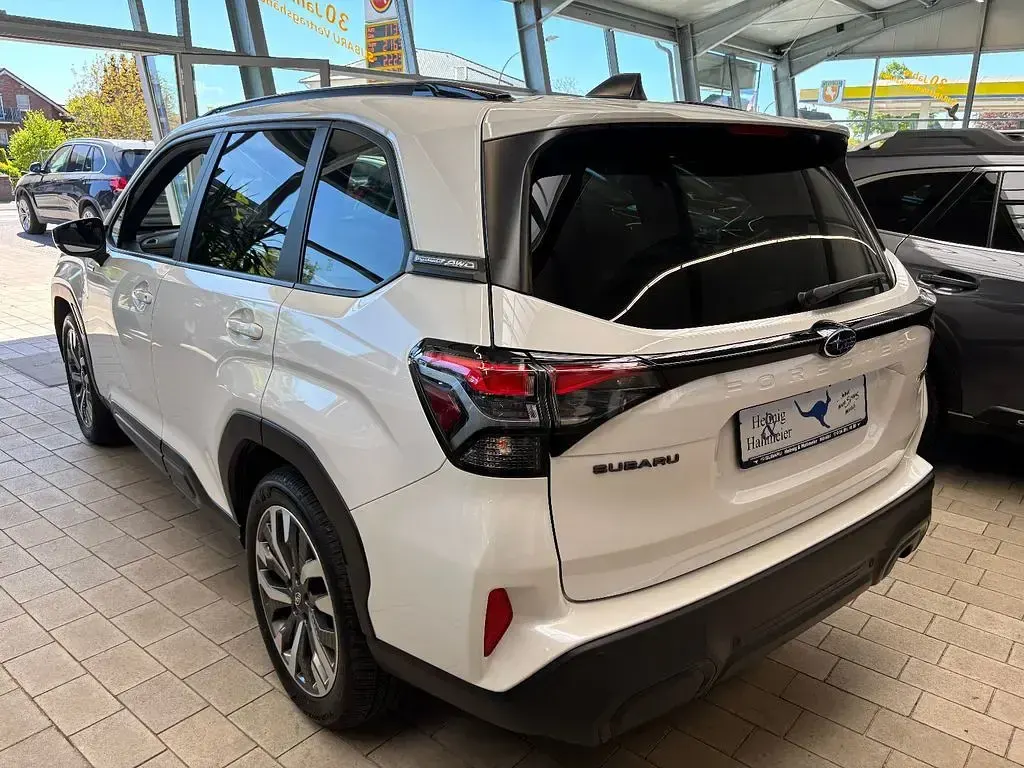 Gebraucht Subaru Forester Platinum 136 PS (100 kW) 2025 Weiß SUV