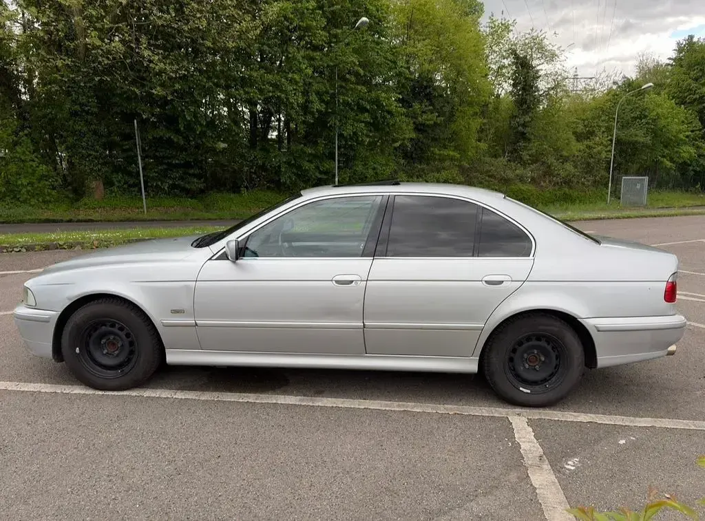 Używany BMW 520 170 KM (125 kW) 2003 Srebrny Sedan/Limuzyna