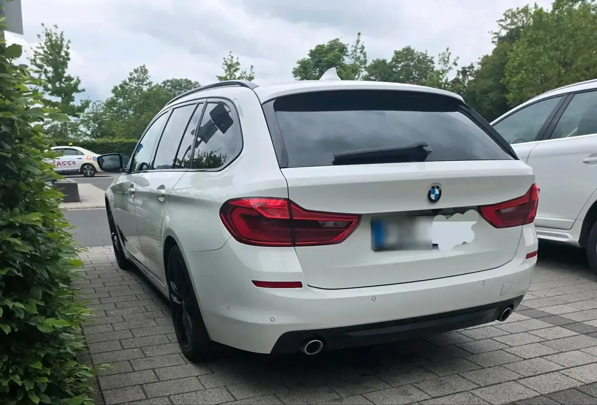 Gebraucht BMW 520 190 PS (139 kW) 2018 Weiß Kombi
