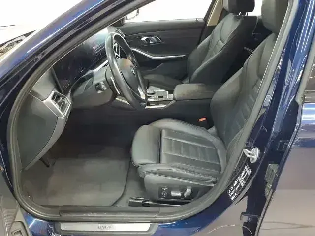 Gebraucht BMW 320 Sport Line 190 PS (139 kW) 2023 Tansanitblau metallic Kombi