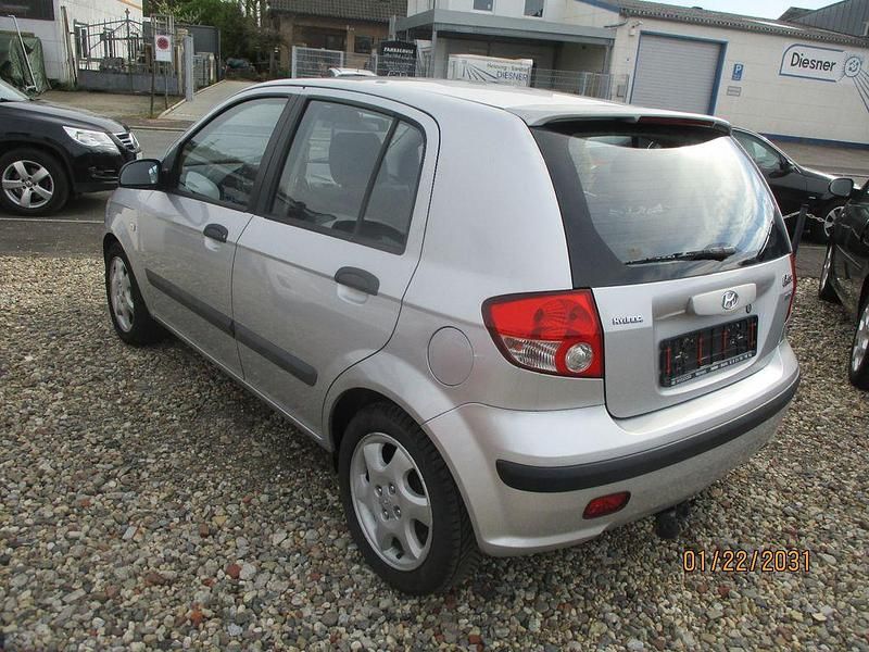 Second-hand Hyundai Getz 84 CP (61 kW) 2005 Argintiu Hatchback