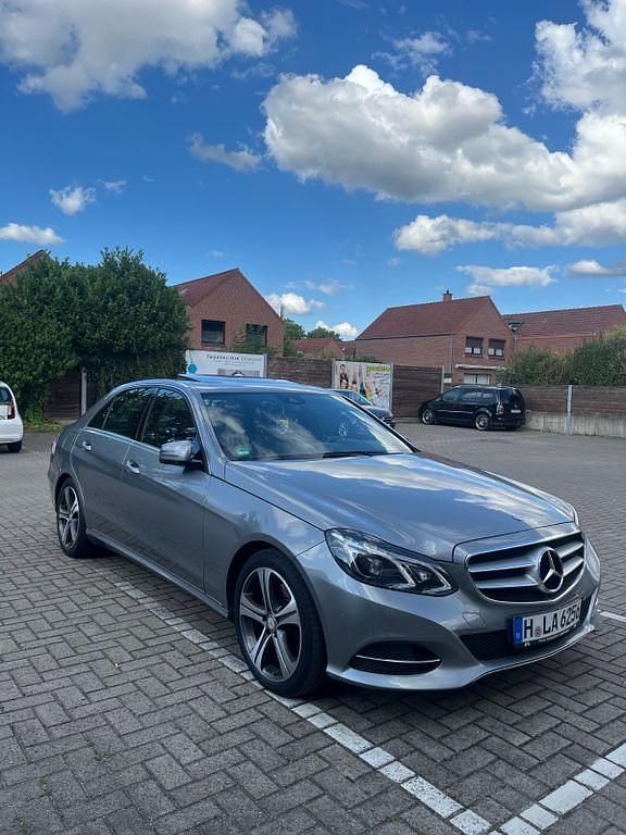 Gebraucht Mercedes E250 204 PS (150 kW) 2014 Silber Limousine