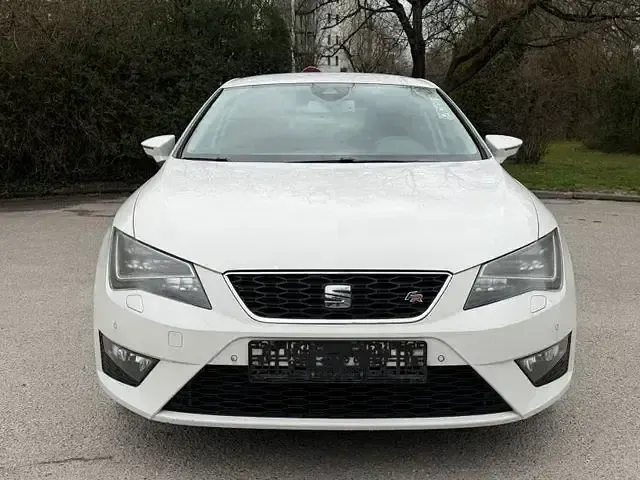 Używany Seat Leon FR 150 KM (110 kW) 2014 Biały Sedan/Limuzyna