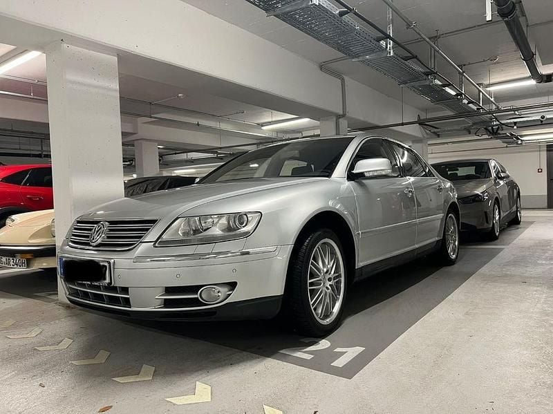 Second-hand VW Phaeton 334 CP (245 kW) 2005 Argintiu Berlinǎ