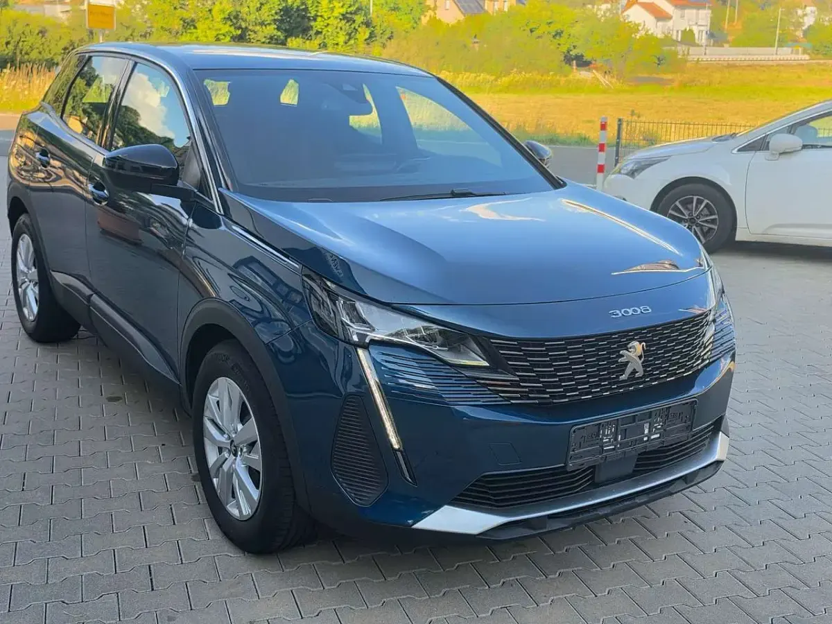 Gebraucht Peugeot 3008 Active 131 PS (96 kW) 2023 Blau celebes SUV