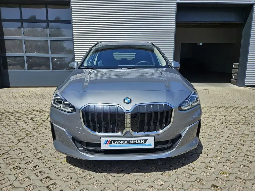 Neu BMW 218 Sport Line 136 PS (100 kW) 2026 Grau Coupé