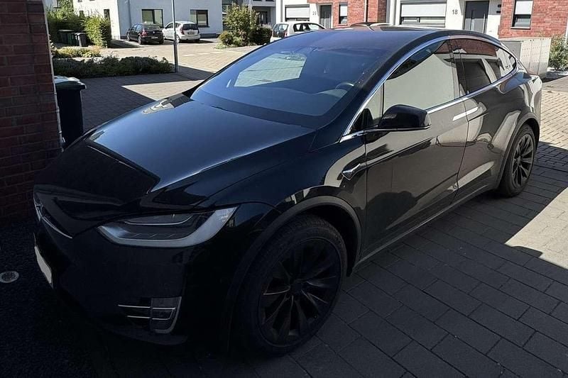 Schwarz Gebraucht 2018 Tesla Model X SUV | 27.000 € (Superpreis) - Bild 1/4