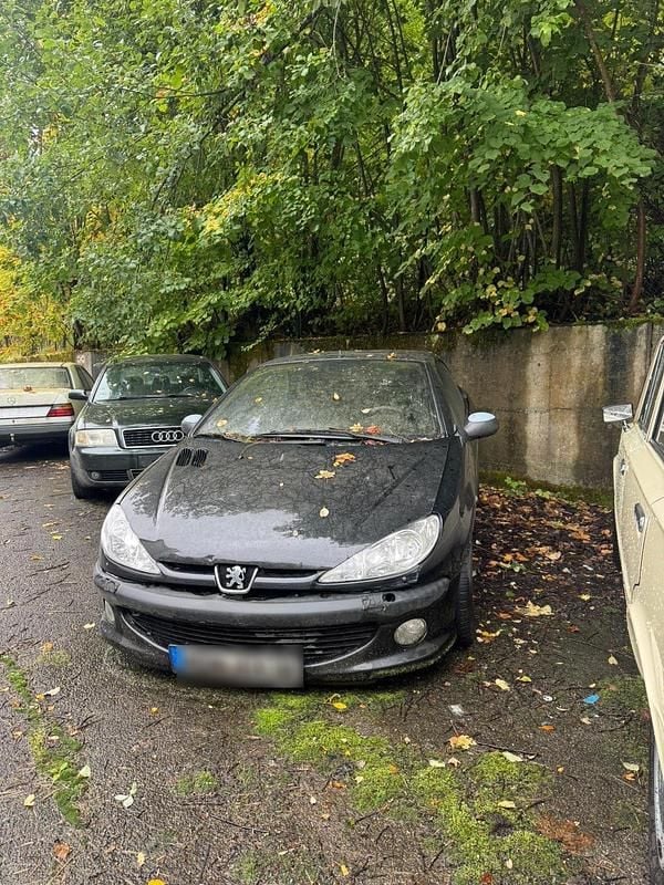 Schwarz Gebraucht 2002 Peugeot 206 CC Cabrio | 300 € (Superpreis) - Bild 1/3