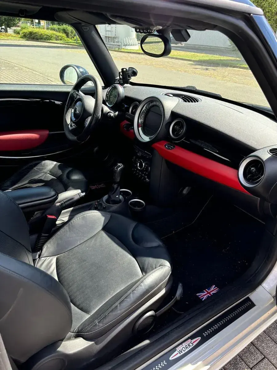 Gebraucht Mini John Cooper Works 211 PS (155 kW) 2011 Silber Kleinwagen