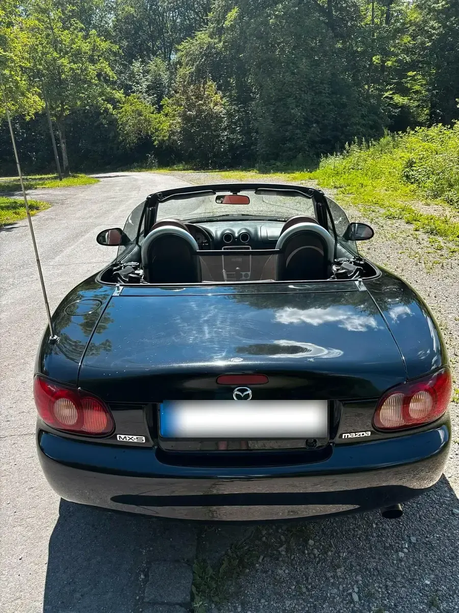 Gebraucht Mazda MX5 110 PS (80 kW) 2002 Schwarz Cabrio