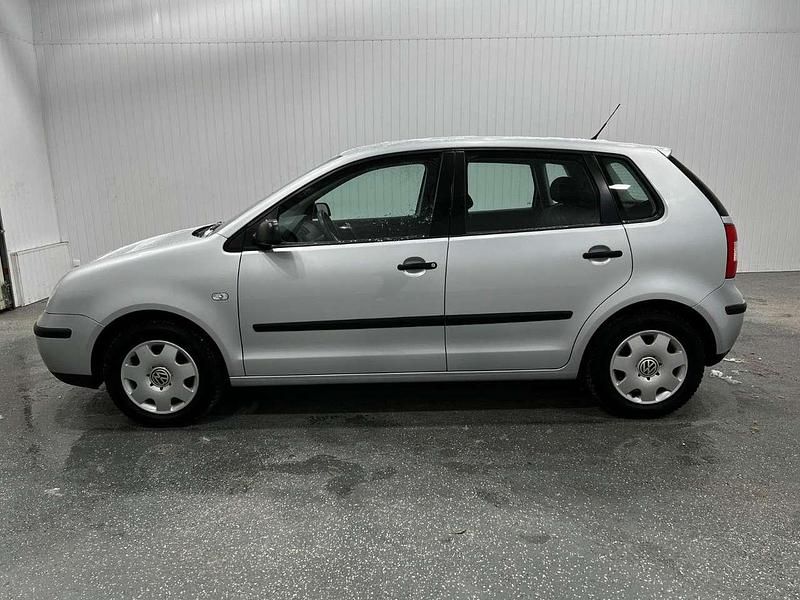 Gebraucht VW Polo 75 PS (55 kW) 2004 Reflexsilber (a7w) Kleinwagen
