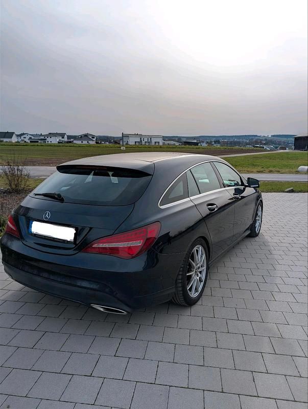 Gebraucht Mercedes CLA220 170 PS (125 kW) 2018 Blau Limousine