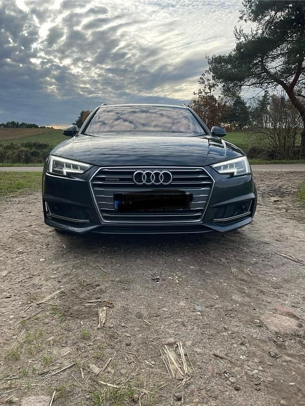 Gebraucht Audi A4 Comfort 231 PS (169 kW) 2019 Grau Kombi