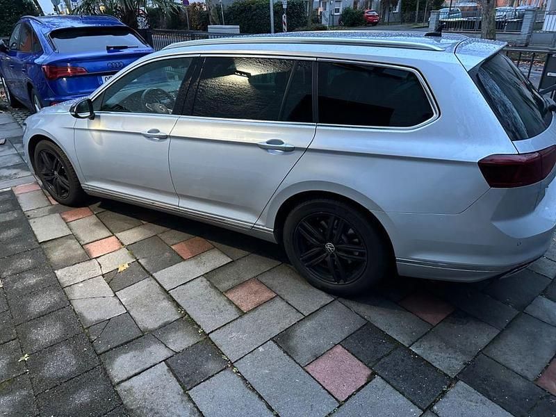 Gebraucht VW Passat 239 PS (175 kW) 2020 Silber Kombi