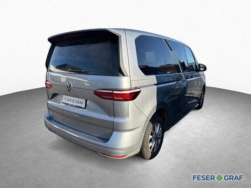 Gebraucht VW Multivan Life 150 PS (110 kW) 2024 Monosilber metallic Van