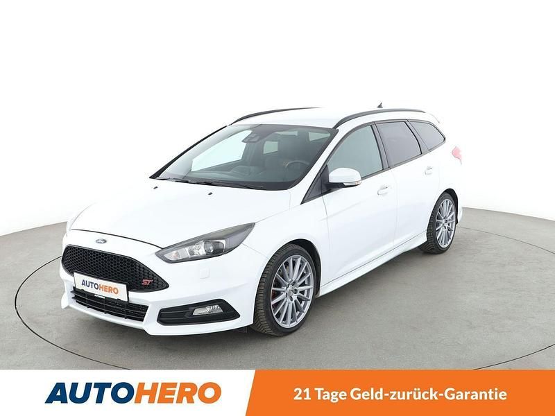 Weiß Gebraucht 2017 Ford Focus ST Kombi | 17.100 € (Etwas zu teuer) - Bild 1/3