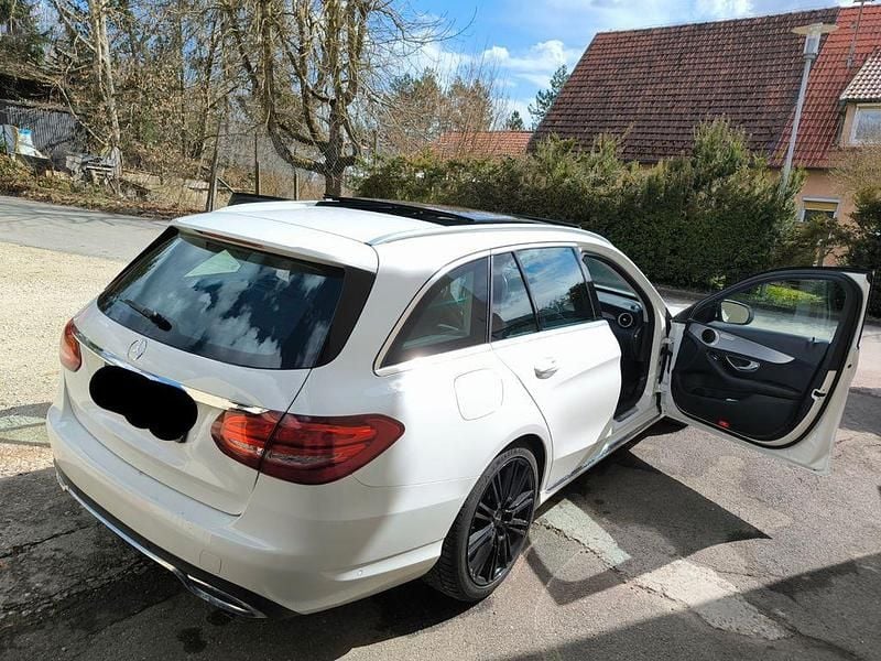 Gebraucht Mercedes C220 175 PS (128 kW) 2016 Weiß Kombi