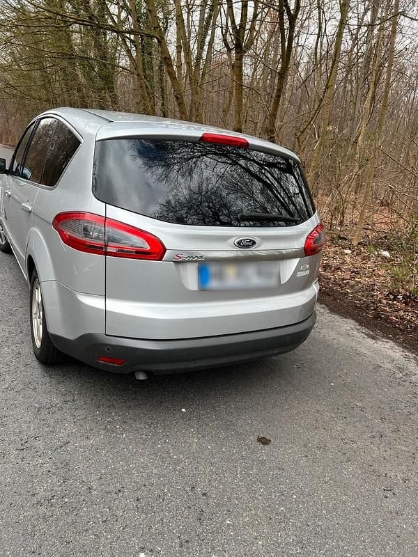 Gebraucht Ford S-MAX S 163 PS (119 kW) 2010 Silber Van / Kleinbus