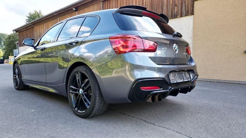 Grau Gebraucht 2018 BMW 125 M Sport Kleinwagen | 20.500 € (Fairer Preis) - Bild 1/4