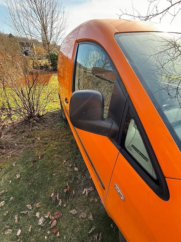 Gebraucht VW Caddy 140 PS (102 kW) 2015 Orange Van / Kleinbus