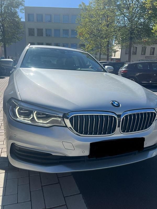 Silber Gebraucht 2018 BMW 525 Kombi | 19.900 € (Guter Preis) - Bild 1/4