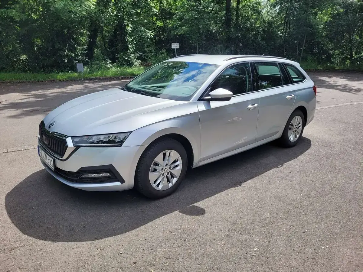 Gebraucht Skoda Octavia Ambition 150 PS (110 kW) 2023 Silber Kombi