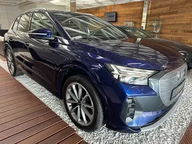 Gebraucht Audi Q4 e-tron S-Line 194 kW (265 PS) 2023 Blau SUV
