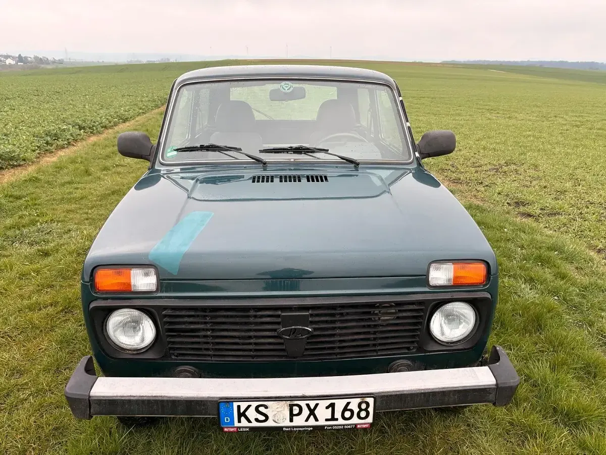 Gebraucht Lada niva 82 PS (60 kW) 2010 Grün SUV