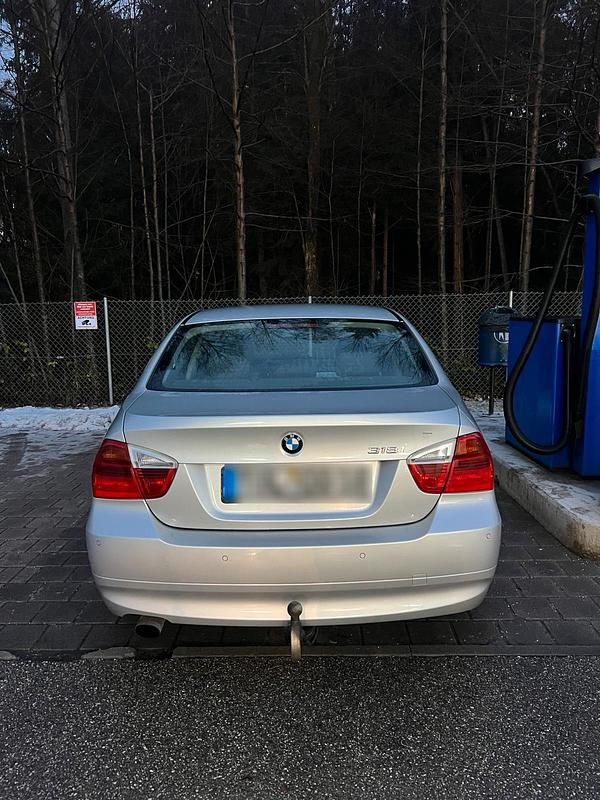 Silber Gebraucht 2006 BMW 318 Limousine | 2.100 € (Superpreis) - Bild 1/4