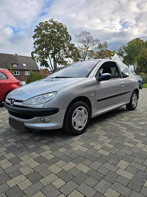 Silber Gebraucht 2003 Peugeot 206 Kleinwagen | 1.850 € (Fairer Preis) - Bild 1/4