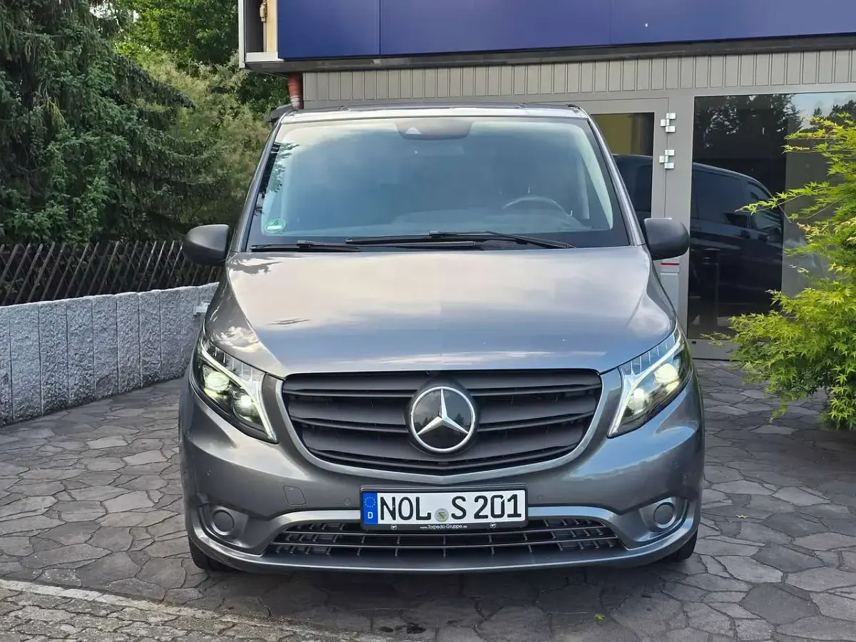 Gebraucht Mercedes Vito Edition 163 PS (119 kW) 2022 Selenitgrau metallic Van