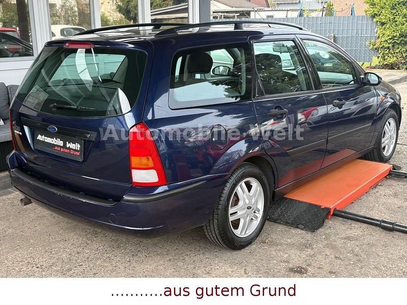 Gebraucht Ford Focus 131 PS (96 kW) 2001 Blau Kombi
