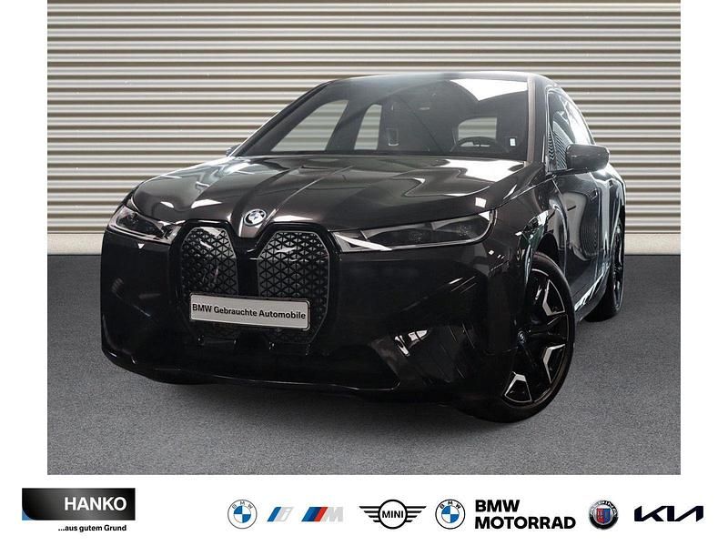 Sophistograu brillanteffekt metallic Gebraucht 2022 BMW iX Sport Line SUV | 60.900 € (Fairer Preis) - Bild 1/3