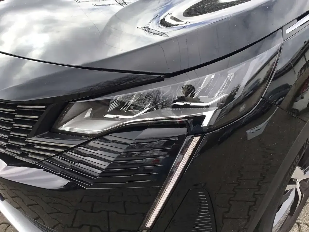 Gebraucht Peugeot 3008 Allure 224 PS (164 kW) 2021 Metfa schwarz perla SUV