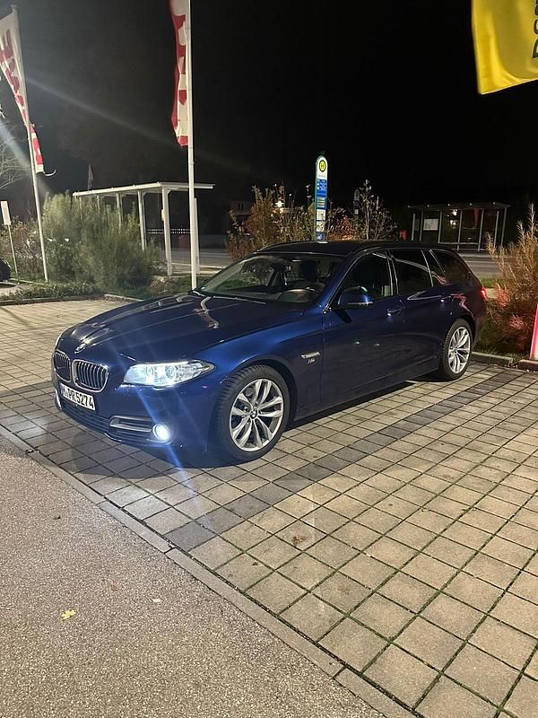 Blau Gebraucht 2017 BMW 520 Kombi | 17.000 € (Superpreis) - Bild 1/4