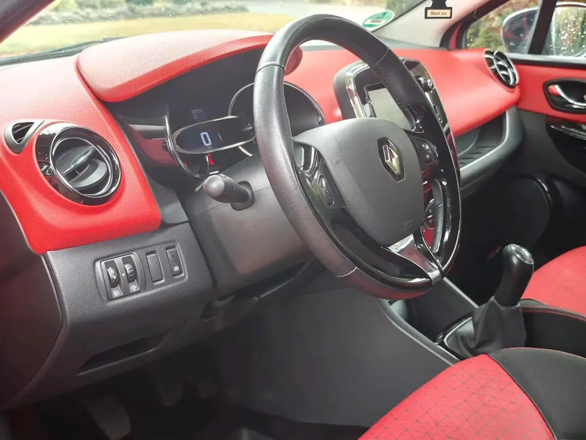 Gebraucht Renault Clio IV 90 PS (66 kW) 2013 Rot Limousine