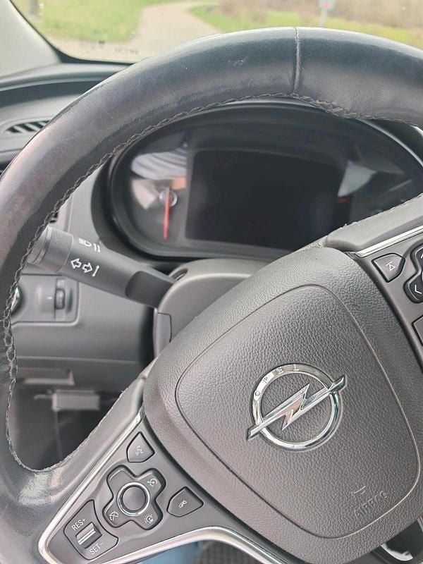 Gebraucht Opel Insignia 163 PS (119 kW) 2014 Schwarz Kombi