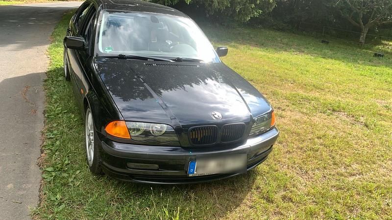 Gebraucht BMW 320 150 PS (110 kW) 1998 Schwarz Limousine