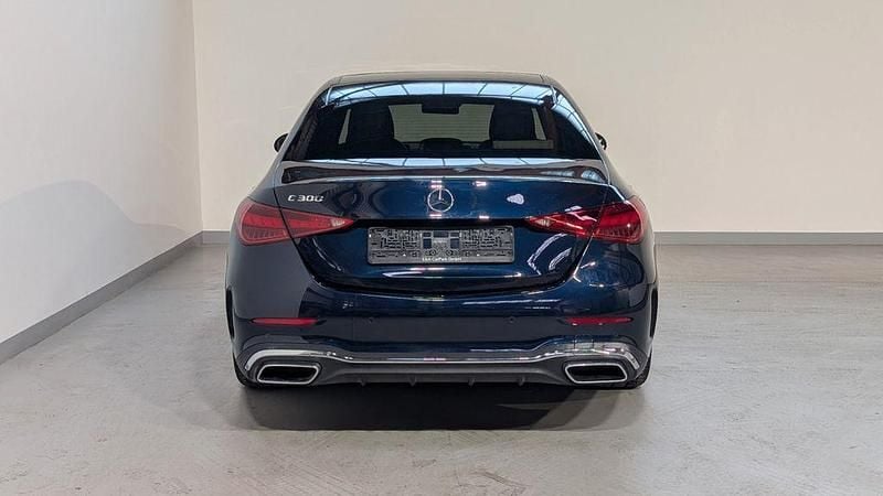 Gebraucht Mercedes C300 AMG 258 PS (189 kW) 2022 Blau Limousine