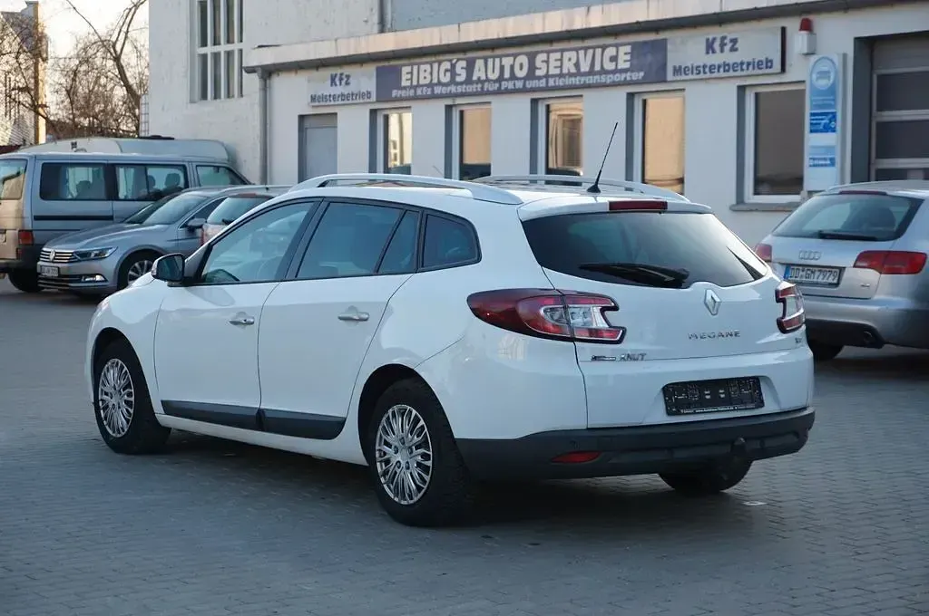 Brugt Renault Mégane Dynamique 131 HK (96 kW) 2010 Hvid Sedan