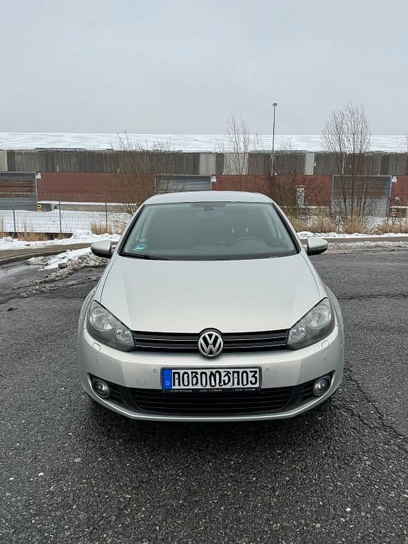 Gebraucht VW Golf VI 86 PS (63 kW) 2010 Silber Kleinwagen